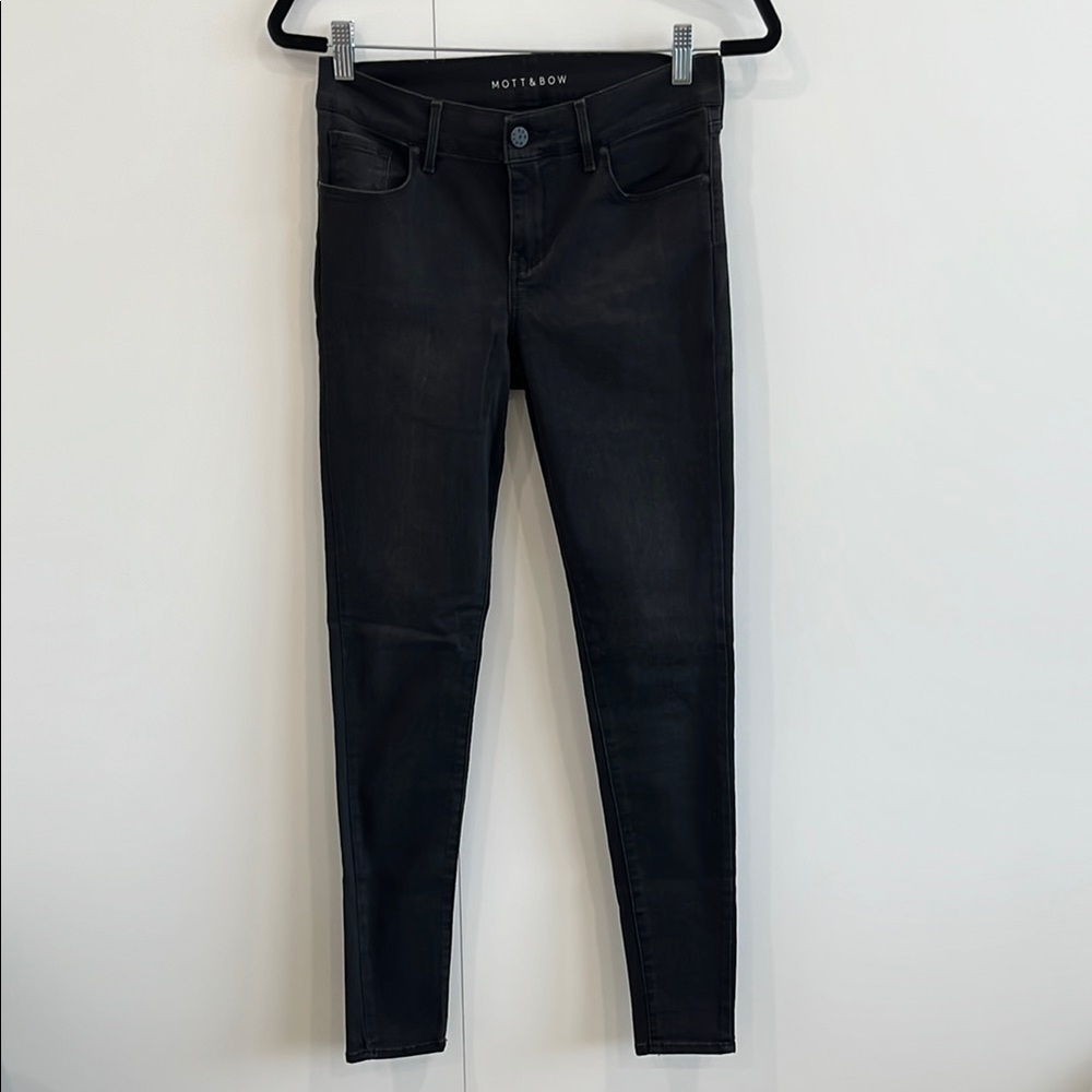 Mott & Bow Mid Rise Skinny Jeans
